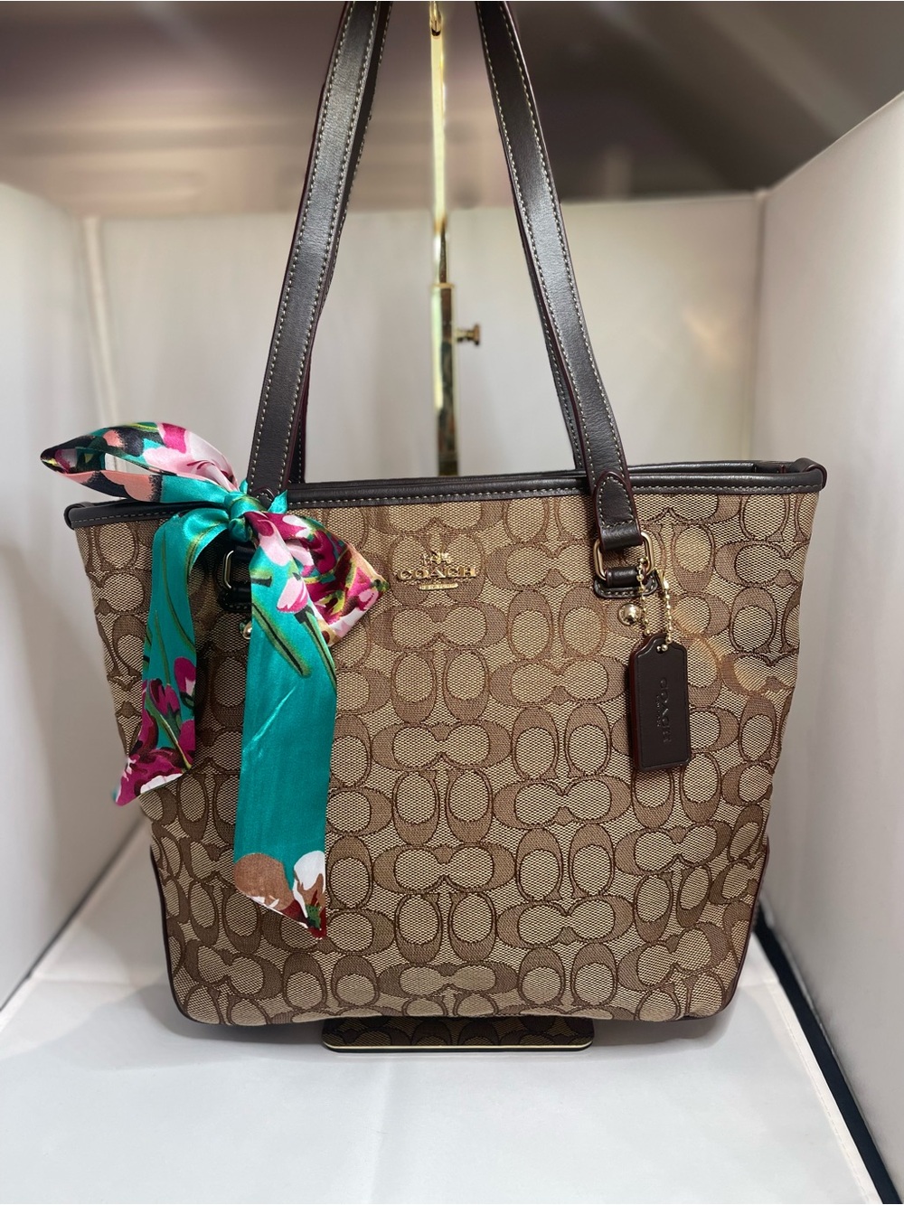 Coach Signature Zip Top Tote (F58282)